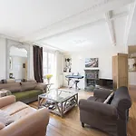 Veeve - Musical Retreat In The 15Th